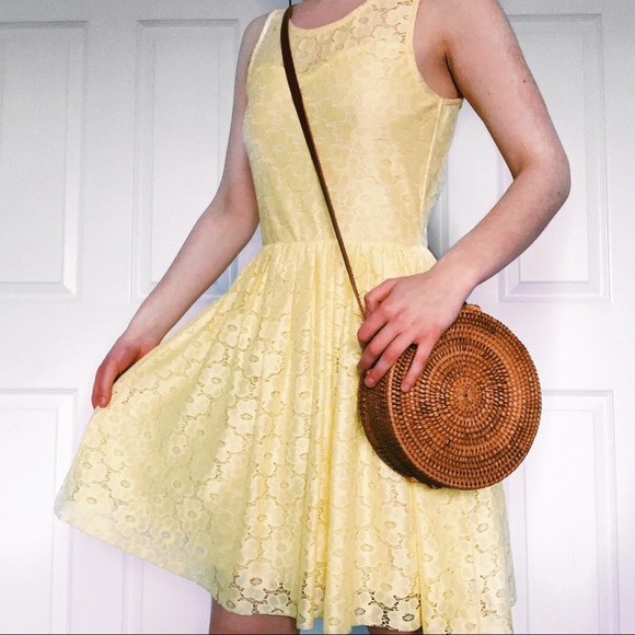 Lacy summer dress from Italy - Picture 2 of 5